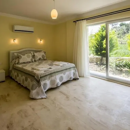 Kalkan'da Doga Icerisinde, Havuzlu 8 Kisilik