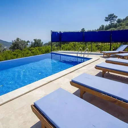 Kalkan'da Doga Icerisinde, Havuzlu 8 Kisilik Willa Kaş