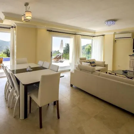 Willa Kalkan'da Doga Icerisinde, Havuzlu 8 Kisilik Kaş