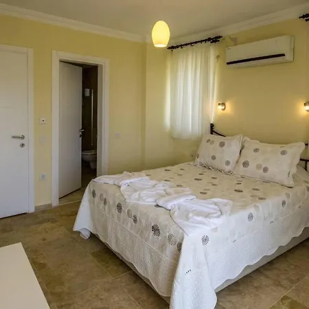 Kalkan'da Doga Icerisinde, Havuzlu 8 Kisilik Βίλα